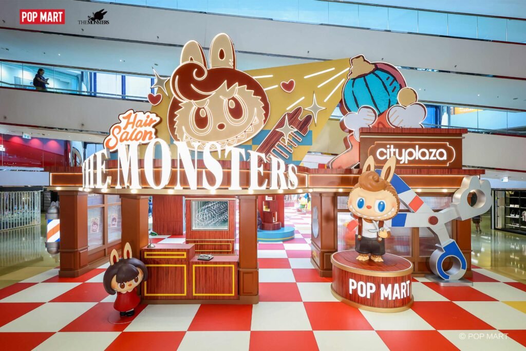 THE MONSTERS復古理髮店主題展@太古城中心